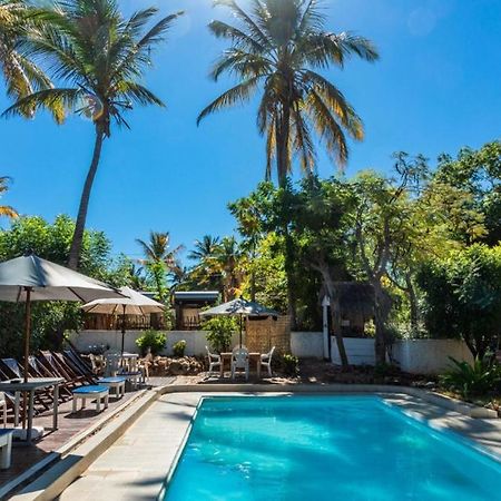 Chez Maggie Hotel & Restaurant Morondava Esterno foto