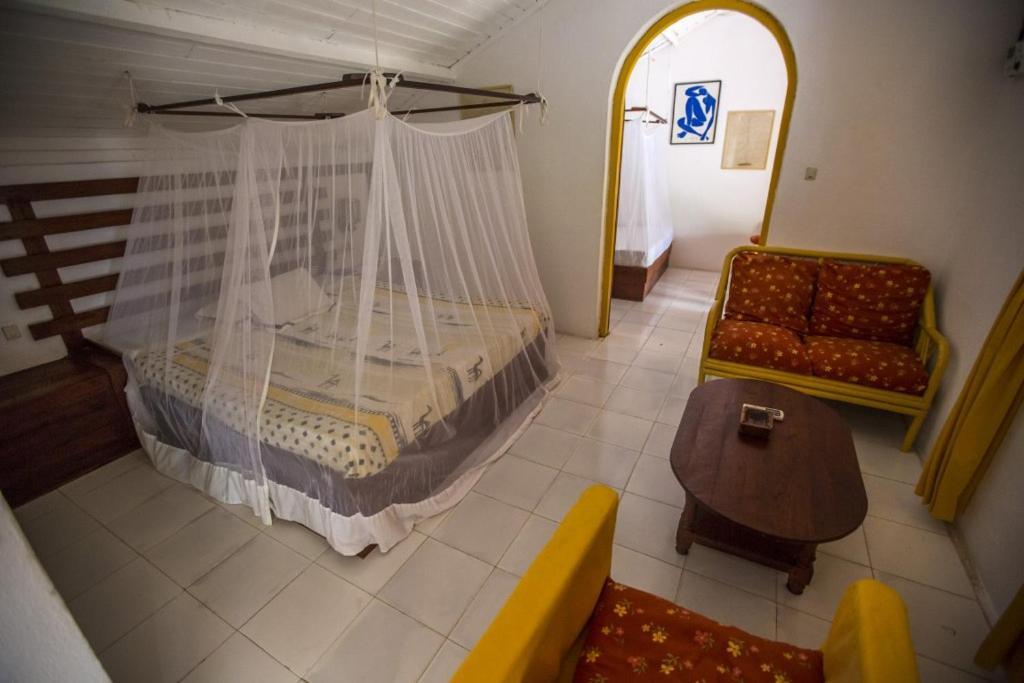 Chez Maggie Hotel & Restaurant Morondava Esterno foto
