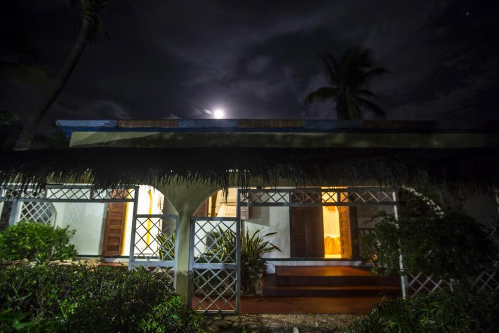 Chez Maggie Hotel & Restaurant Morondava Esterno foto