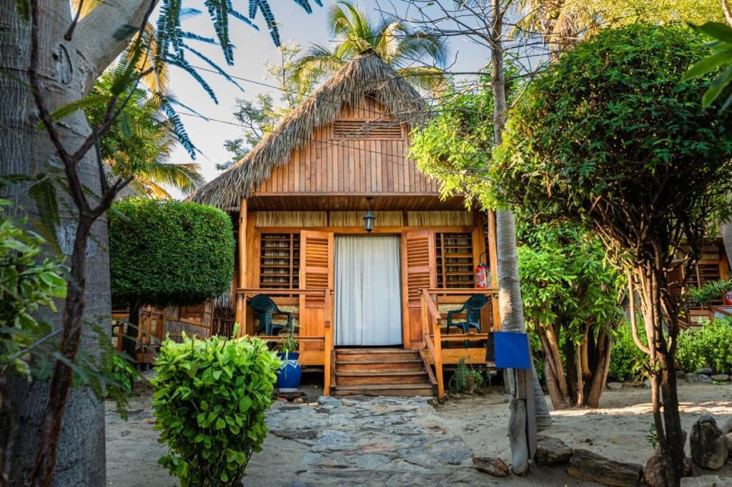 Chez Maggie Hotel & Restaurant Morondava Esterno foto
